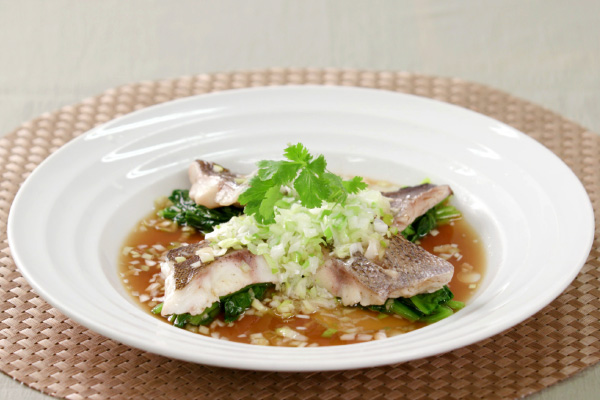 イサキの広東風ネギソース