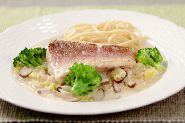 アマダイのソテー 野菜のクリームソース